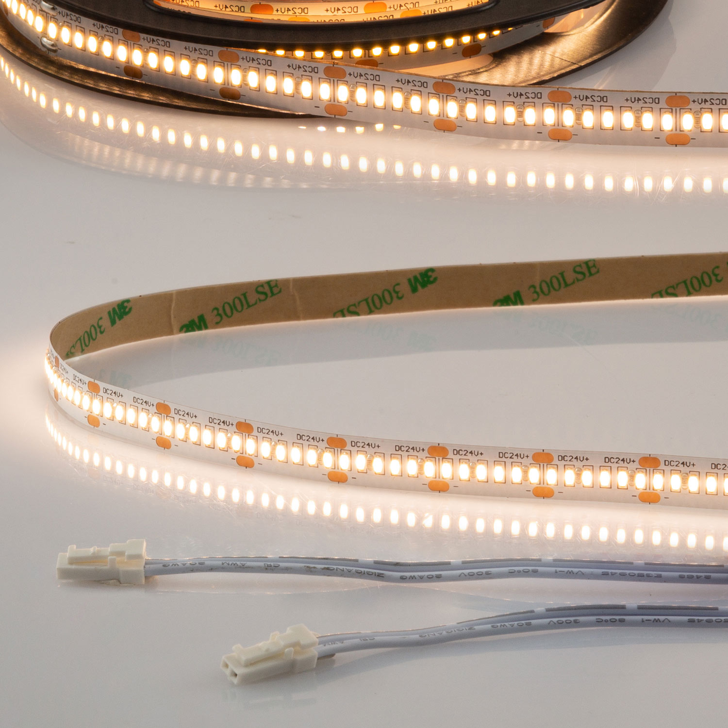 LED CRI930 MiniAMP Flexband, 24V DC, 6W, IP20, 3000K, 120cm, beids. 30cm Kabel + maleAMP, 300 LED/m